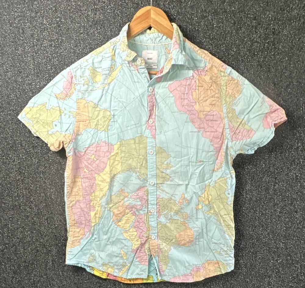 Zipcode Mens L Regular Woven World Map Print Short Sleeve Point Collar Button-Up